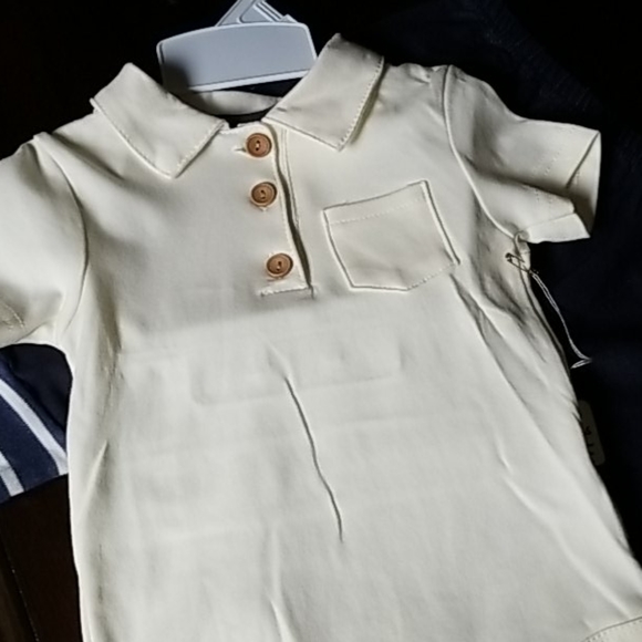 Short Sleeve Bodysuit with a Matching Pants - Picture 3 of 5